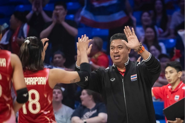 โค้ชและสตาฟฟ์เบื้องหลังความสำเร็จของทีมวอลเลย์บอลชาติ