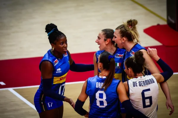 กลยุทธ์การเล่นของอิตาลี: เกมรุกที่ทรงพลังและการรับที่เหนียวแน่น